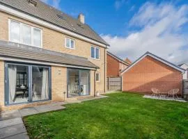 5 Bedroom Detached House in Milton Keynes
