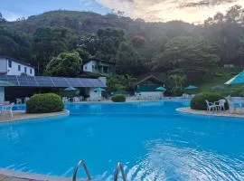 Apartamento Piscina Cinematográfica em Petrópolis-Itaipava