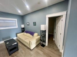 Long Lake Getaway - Modern, Quiet Accessible Suite, No Stairs or Steps, includes Washer & Dryer with Xbox and Switch 2 for entertainment, Hotel in Halifax
