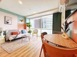 New & Modern Stylish 2BR vs Aircon in the City Next to Albert Park