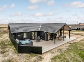 Nice Home In Hvide Sande With Sauna, hotel in Bjerregård