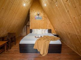 A-Frame Retreat By Bastiat Stays, hotel v destinaci Jibhi