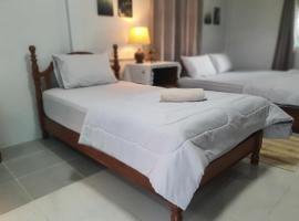 Granny's home บ้านคุณย่า, hotel v destinaci Lampang
