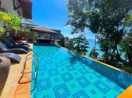 Aoyon Beach, a 5-bedroom Thai-style villa with stunning sea views, 50 meters direct beach access, free maid,
