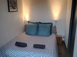 Aux portes de Bordeaux, chambre indépendante, hotel di Cénac