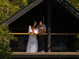 Stabbur med fantastisk utsikt!, hotel com banheiras de hidromassagem em Steinkjer