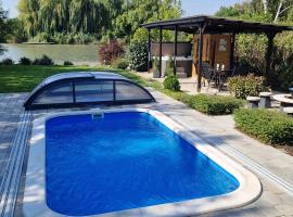 SunnySide nyaral&oacute;, hotel pantai di Szarvas