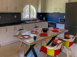 Nana's Luxury House