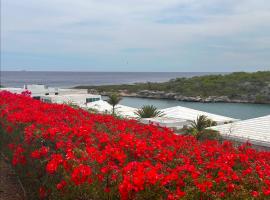 Prachtige bungalow / schitterend uniek uitzicht over baai en oceaan, bungalow em Willemstad