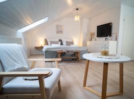 COZY APARTMENT-Balkon K&uuml;che Parkplatz TV Kaffee WIFI