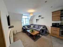 Stunning Modern 2 Bedroom Apartment - Perfect Getaway