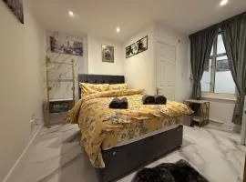 Luxury Studio in Victoria, 7 minutes walk to Victoria Station, Room 2