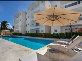 Cozy 2 bedroom apartment 7 minutes walk to beach.
