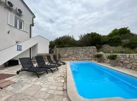 Apartment with pool in Kornic