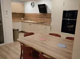 Appartement cosy près de Sceneo et Auchan au dessus du fleuriste Bellafleur