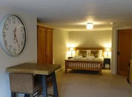 Home Farm & Lodge