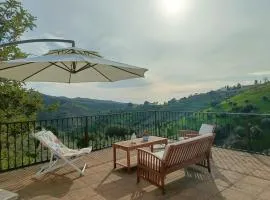 Beautiful House with Large Terrace and Sea View, 25 minutes from Malaga