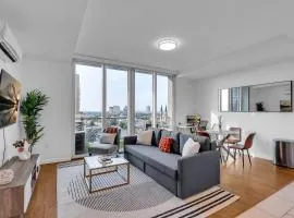 Bright 1BR Near BOKCenter-Gym,Lounge,Balcony,PetOK