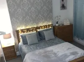 Stylish 91sqm Victoria 2 bedroom Apartment