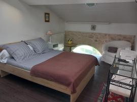 Chambres D'Hôtes Saint Jean, ξενοδοχείο σε Saint-Jean-de-Blaignac