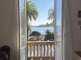 WELCOME RIVIERA, Casa Luigina apartment, 90 sqm, sea view, 2 bedroom, 1 bathroom, free wifi, and, depending on availability, a private garage 800 meters away at 20,00 euro per night