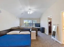 Cozy Sunterro Serenity in North Austin Pet Friendly