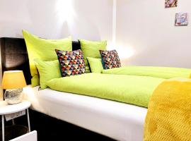 City APART - FeWo Klimaanlage Whirpool Panoramafenster 5 Personen Kulturdenkmal Dessau-Roßlau, hotel v destinaci Dessau