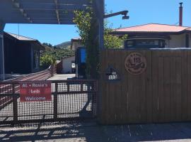 Al and Rosies B+B, hotel with hot tubs in Greymouth