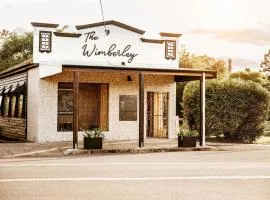 The Wimberley - Stay in the heart of town Goomeri!