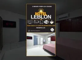 Hotel Leblon - SmarTV e Ar-Condicionado por Menos de 120,00