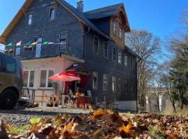 Antique Hotel Am Bahndamm, hotel in Wallendorf