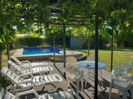 Parcela Paulita, hotel with hot tubs in Quill&oacute;n