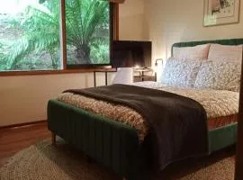 Simply Sassafras - Tree Fern Suite - self-contained
