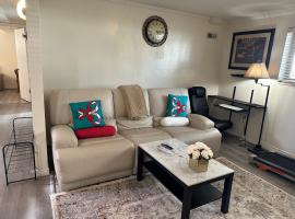 Affordable 2-bedroom basement in Clearfield, hotel v destinaci Clearfield