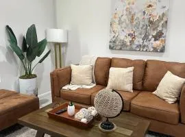 Carroll Estates 3 Bedroom Apartment Retreat