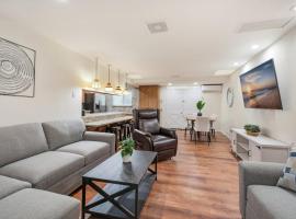 Newly Renovated Home Spacious Close 2 Hospital, hotel in San Bernardino