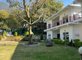 The Pahaadhi Cafe & Stay
