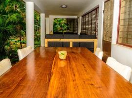 Aminata Bed & Breakfast, hotel v mestu Moshi