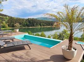 Moon Lake Bicaz - Casa Oia、Buhalniţaのホテル