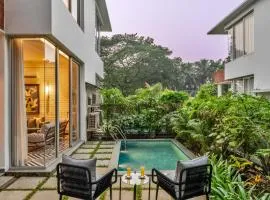 La Masillia, 2 BHK with Private Pool, 15 mins from Morjim Beach, Wifi, Peaceful location, Kitchen, Security, Patio