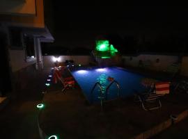 Marvins Villa, kh&aacute;ch sạn c&oacute; hồ bơi ở Koforidua