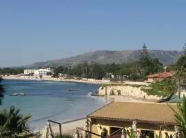 Carlo apartment in villa near the sea - wi-fi