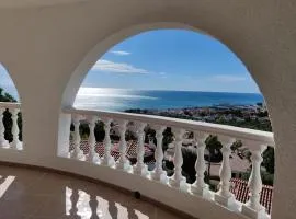 Villa with stunning sea views