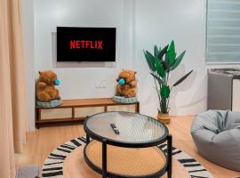 Taiping Rain Suite Homestay near Lake Garden with Netflix WiFi، فيلا في تايبينغ