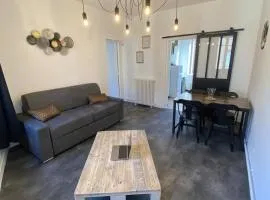 Tout beau tout neuf à 9 s' du port sans bluff !
