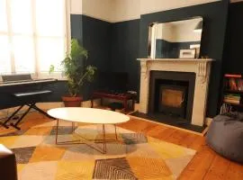 Bright Two Bedroom House with Parking and Garden