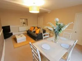 Large clifton one bed flat and parking