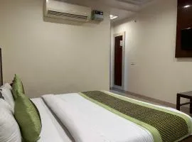 Hotel Sapphire - Walking distance from New Delhi Railway Station & Connaught Place