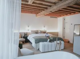 The Burgundy - Boutique B&B