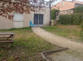 Tiny house aux portes des cevennes, tiny house in Saint-Privat-des-Vieux
